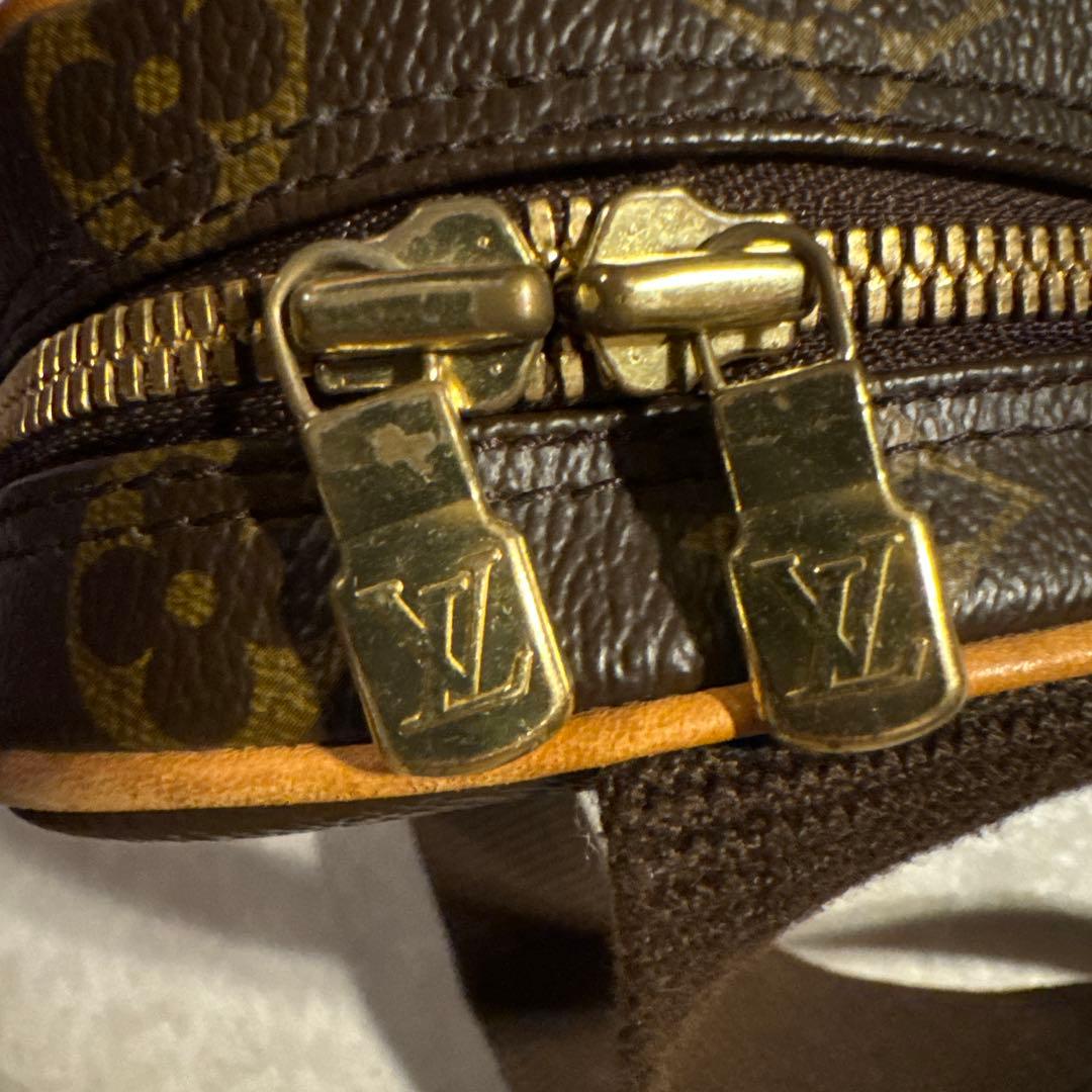 美品　ルイ・ヴィトン ボディバッグ