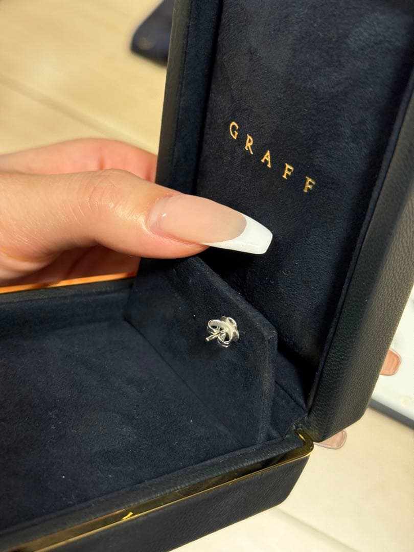 GRAFF ミニバタフライ ピアス 片方のみ