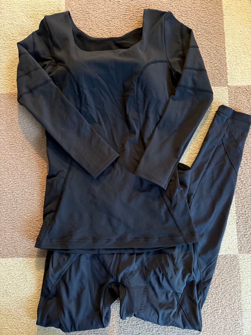 【リントスル】ピラティスウェア Lサイズ上下セット 黒　長袖　レギンス