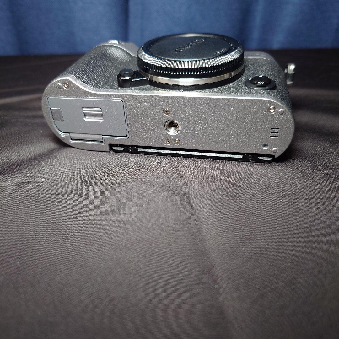 Fujifilm X-T50 ミラーレス 本体 純正バッテリー2個付き