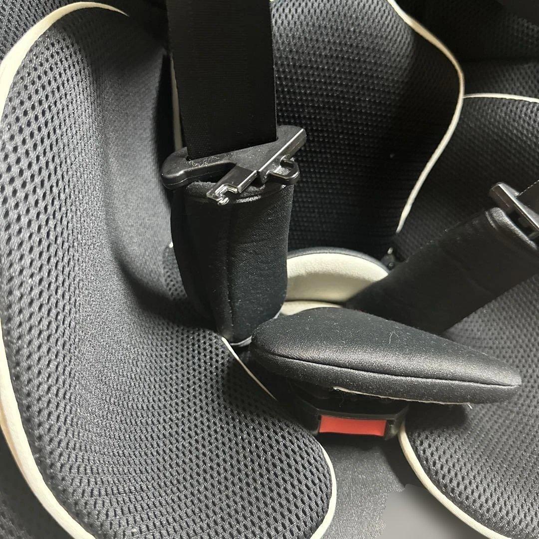 エールベベ　クルット6iグランス　ブラック