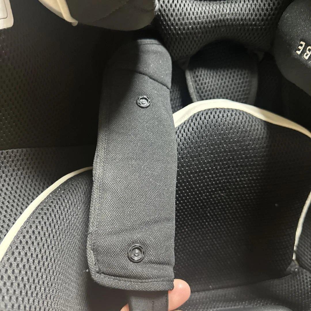 エールベベ　クルット6iグランス　ブラック