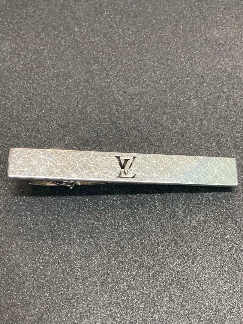 Louis Vuitton エンボス ネクタイピン