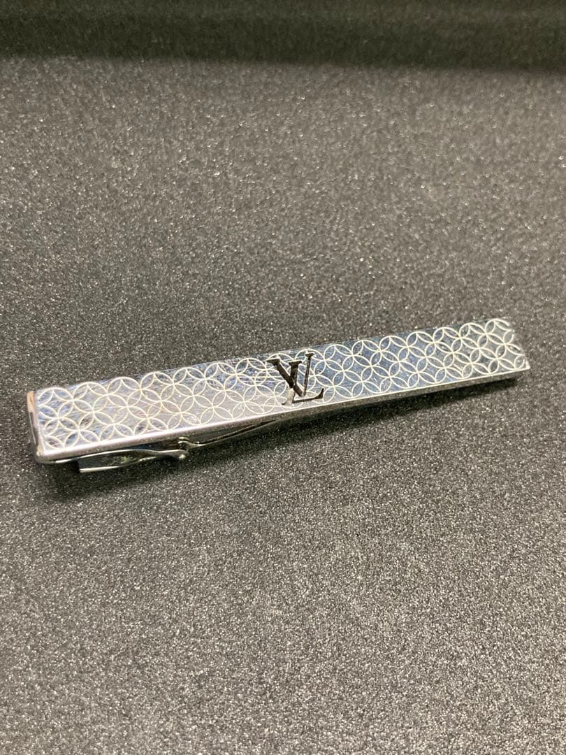 Louis Vuitton エンボス ネクタイピン