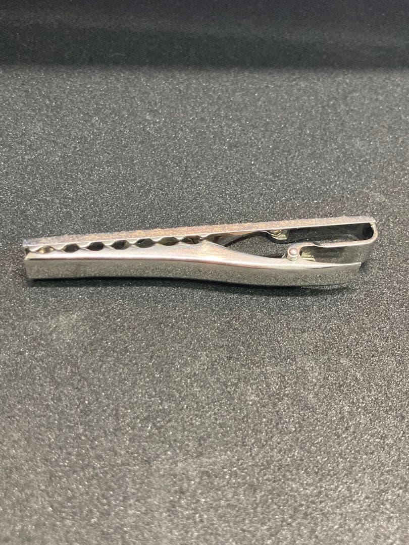 Louis Vuitton エンボス ネクタイピン