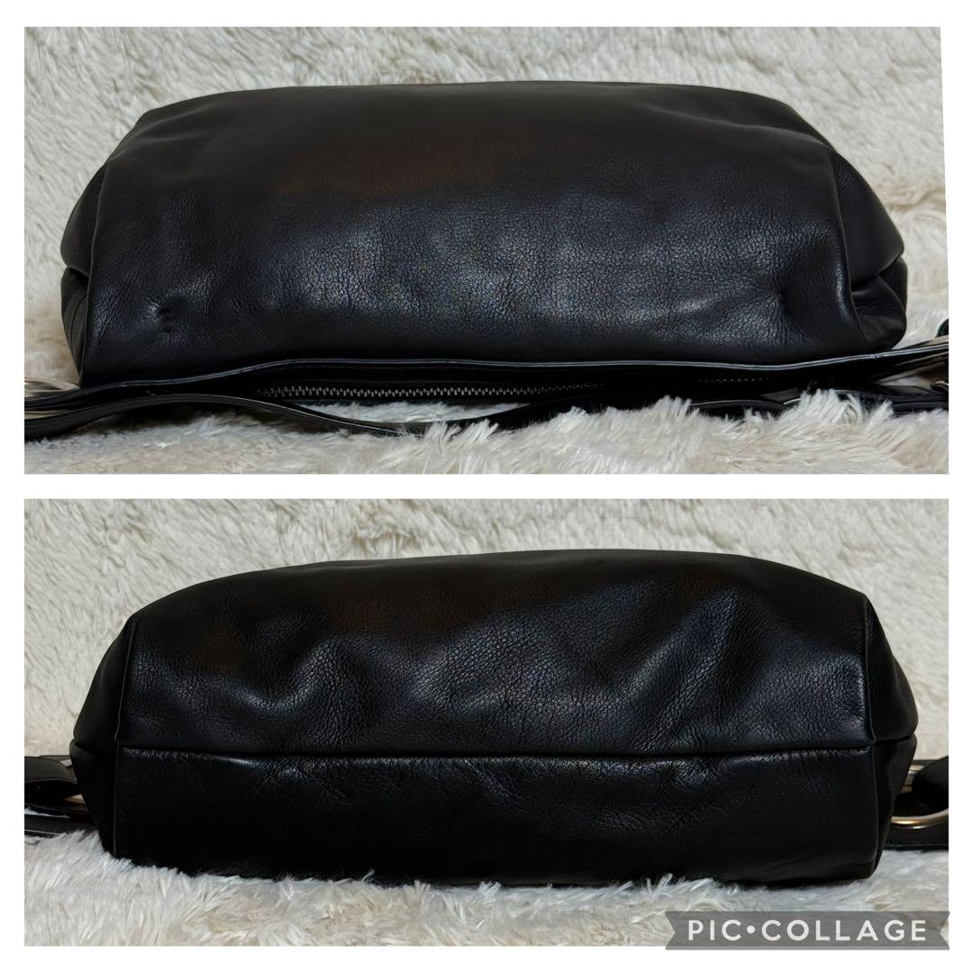 極美 カワカワ kawa-kawa レザー ボディバッグ 斜めがけ 肩掛け 金具