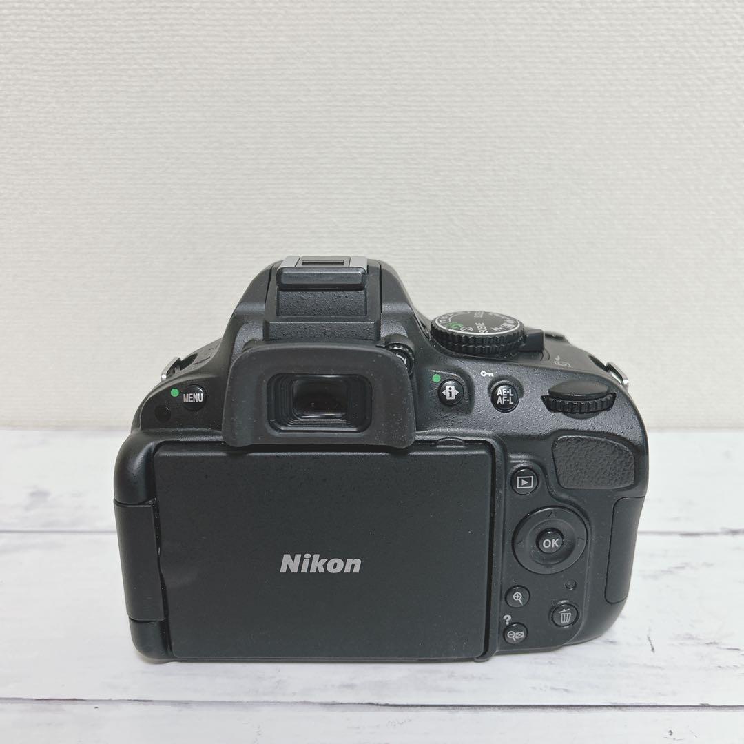 【動作OK】　NIKON D5100 レンズ付き　一眼レフ