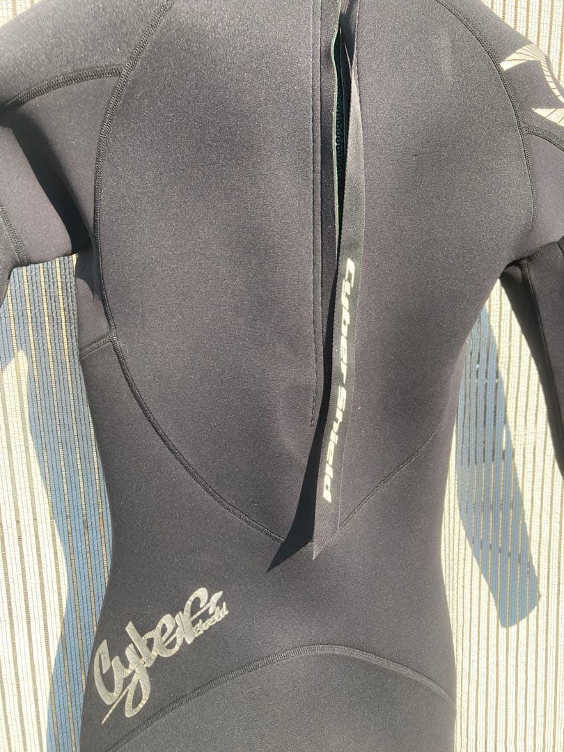 CYBER SHIELD WETSUITS サイバーウェットスーツ　L size