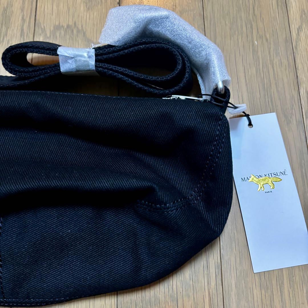 新品タグ付きメゾンキツネ　DOUBLE BOLD FOX HEAD BUMBAG