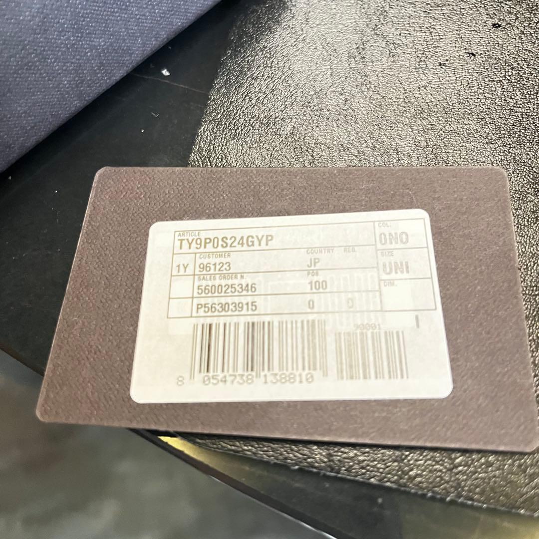 VALENTINO エアーポッズケース　ブラック