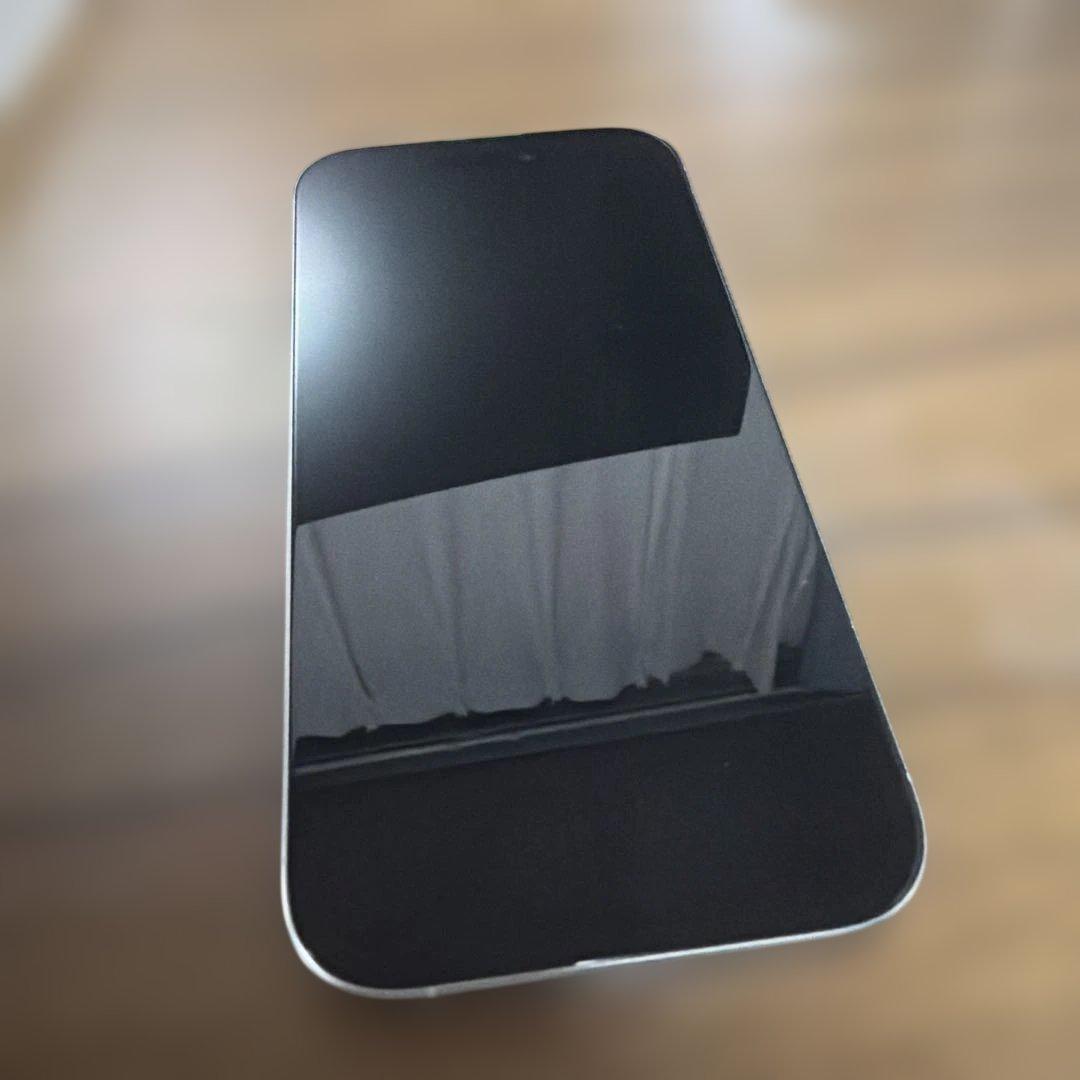 美品　Apple iPhone 16Pro本体　ホワイト