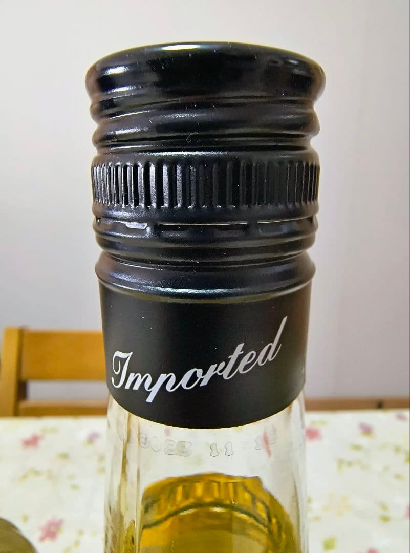 ラ・チカ テキーラ ４本ゴールドメキシコ・ハリスコ州 すっきり味38度700ml