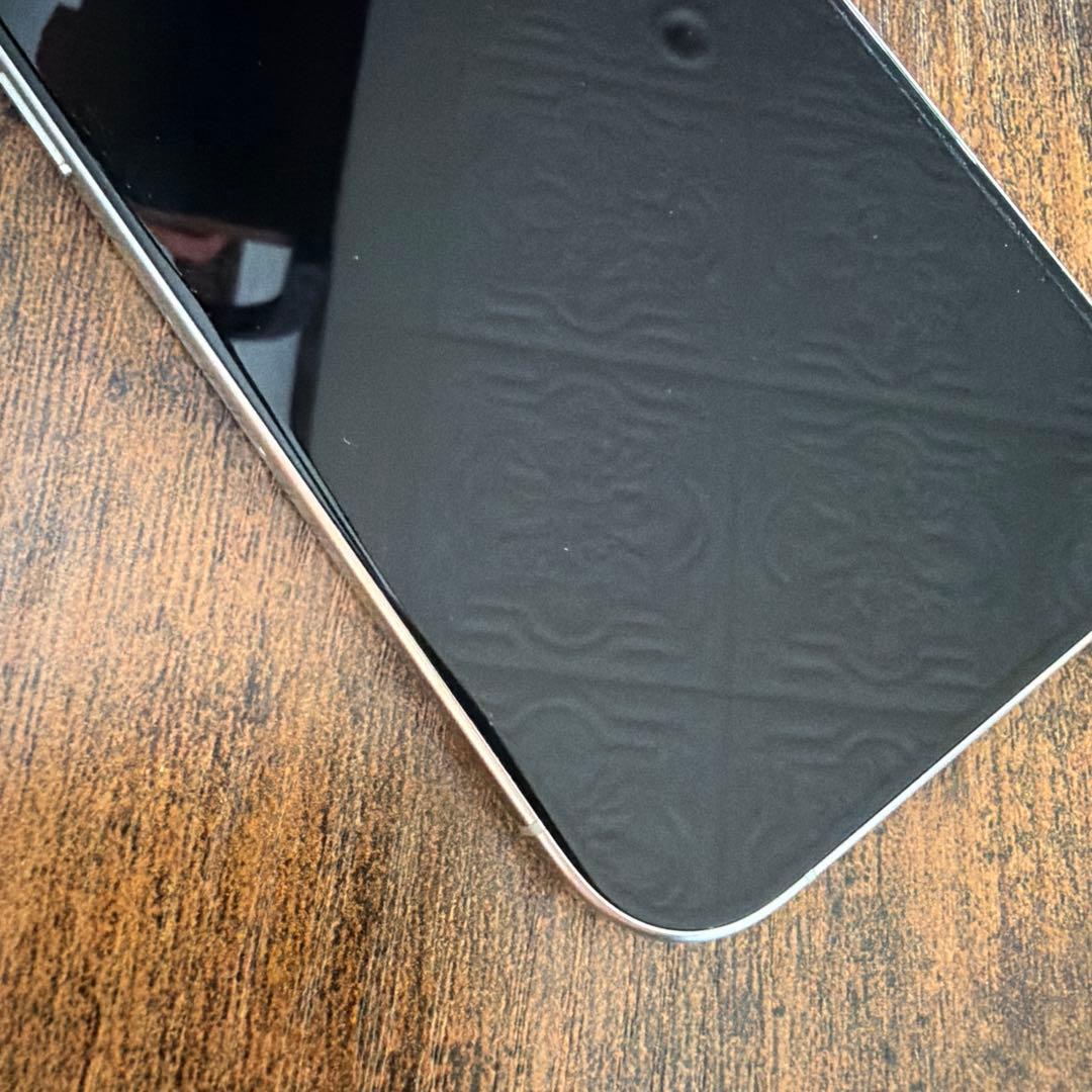 Apple iPhone 15 Pro ホワイトチタニウム　256GB