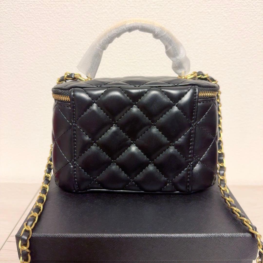 CHANEL ロゴハンドル ショルダーバッグ ノベルティ バニティ