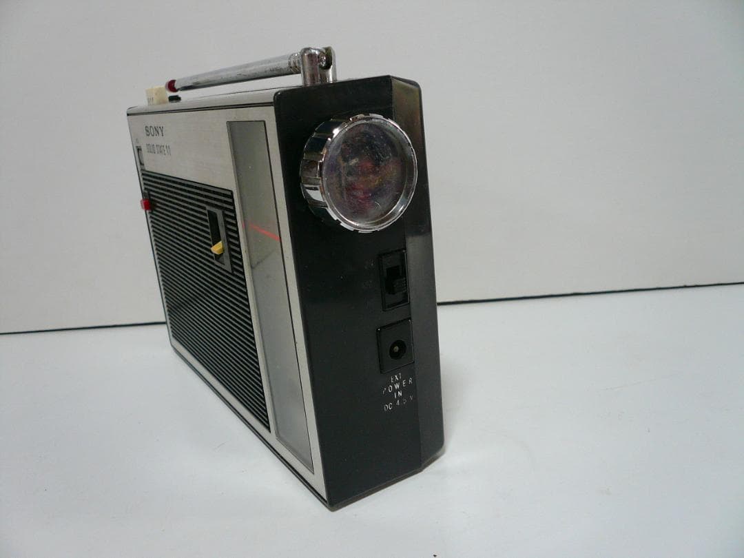昭和レトロ SONY3バンドラジオ TFM-110F SOLID STATE11