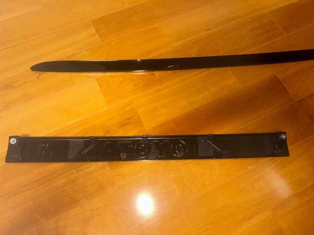 純正部品ランクル250ZX用バックドアガーニッシ、ボンネットフードモールセット