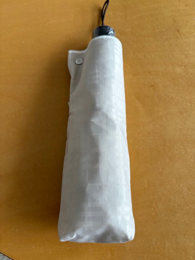 新品未使用❤️バーバリー❤️チェック柄❤️レディース 折りたたみ傘