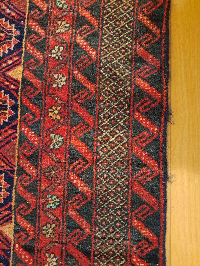 手織りトライバルラグ　ヴィンテージラグ　イラン　ウール　ペルシャ絨毯　バルーチ