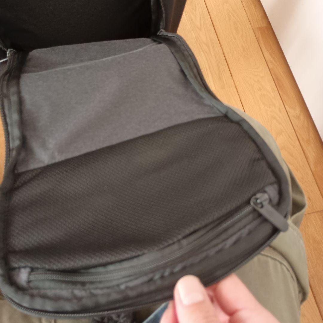 NM82060　ノースフェイス　リュック　ビジネスバッグ　カジュアル　レザー