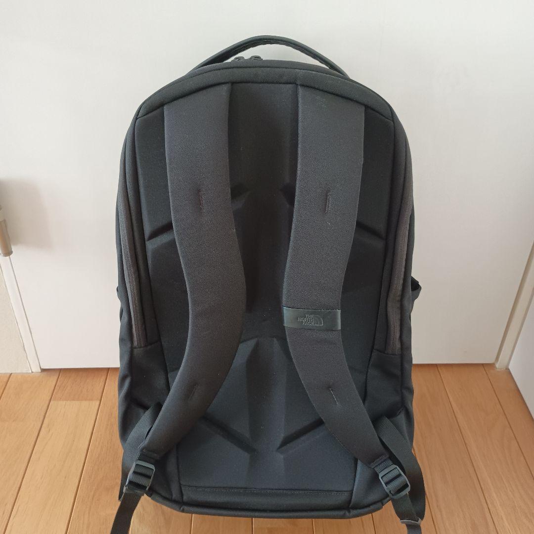 NM82060　ノースフェイス　リュック　ビジネスバッグ　カジュアル　レザー