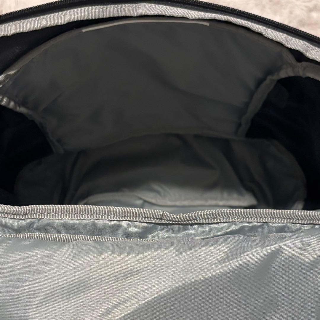 極美品　ニューバランス トップローディングバックパック 35リットル