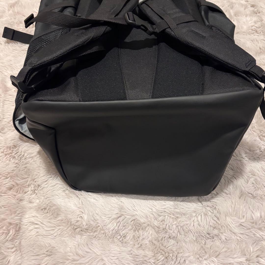 極美品　ニューバランス トップローディングバックパック 35リットル