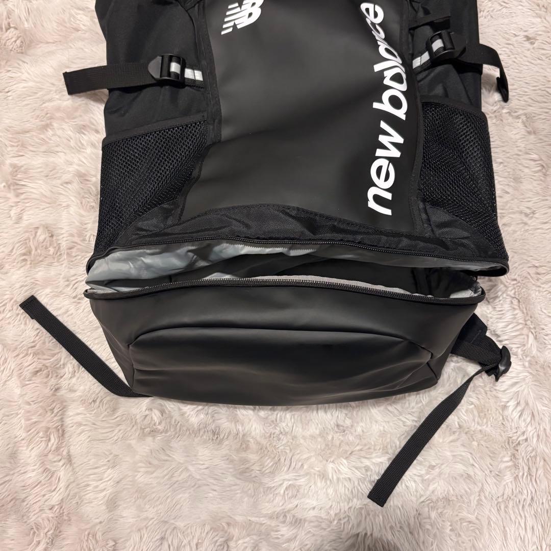 極美品　ニューバランス トップローディングバックパック 35リットル