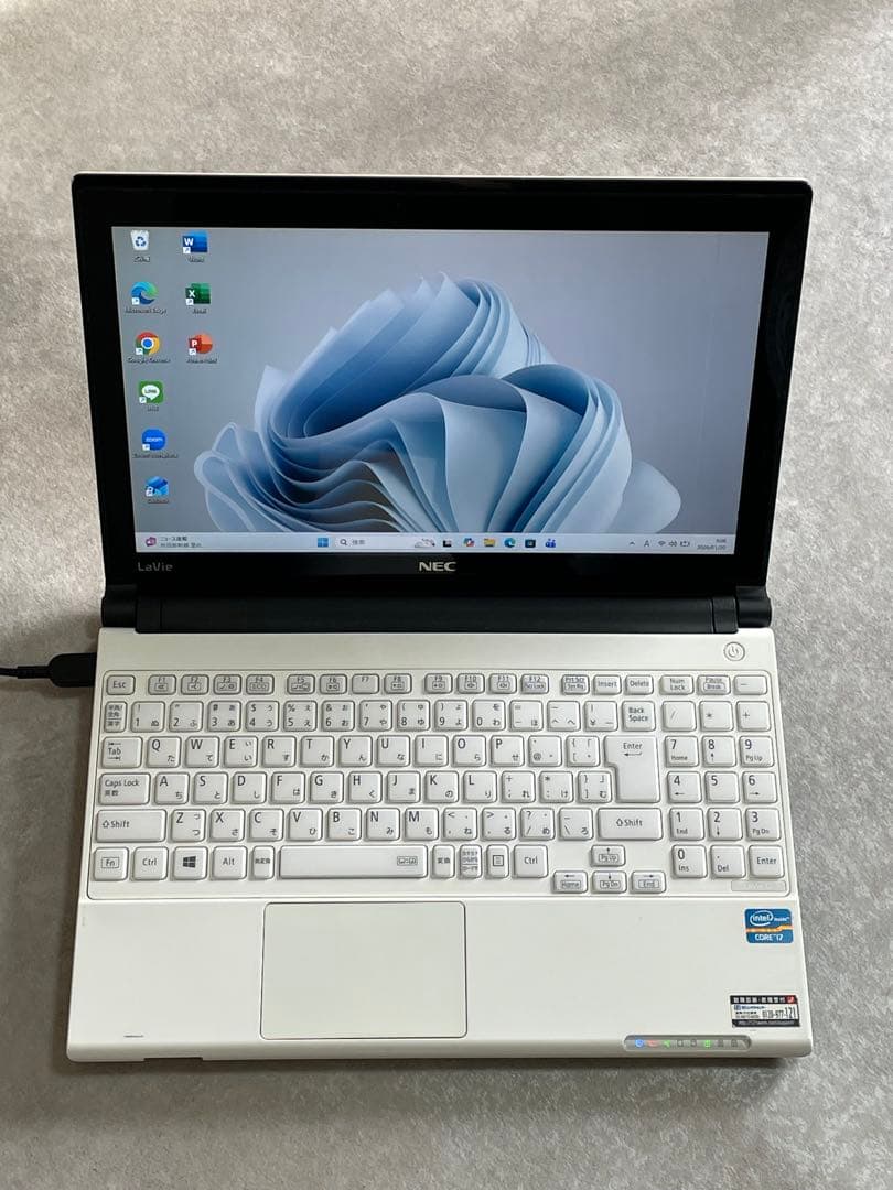 NEC ノートパソコン　13.3インチ Windows11 Office2021