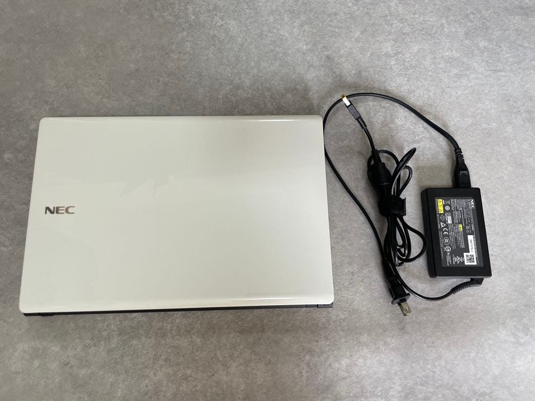 NEC ノートパソコン　13.3インチ Windows11 Office2021