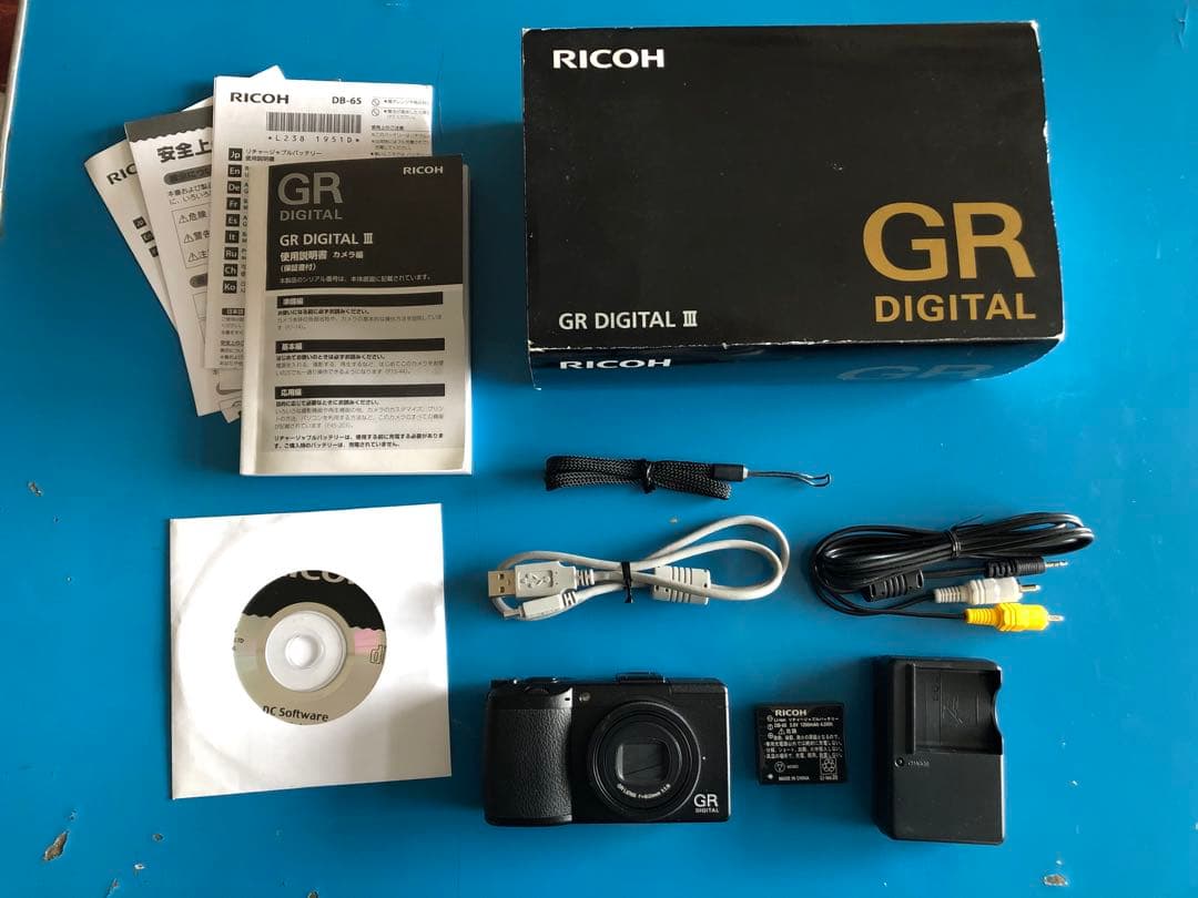 RICOH GR DIGITAL III シャッター数4681回 箱有り