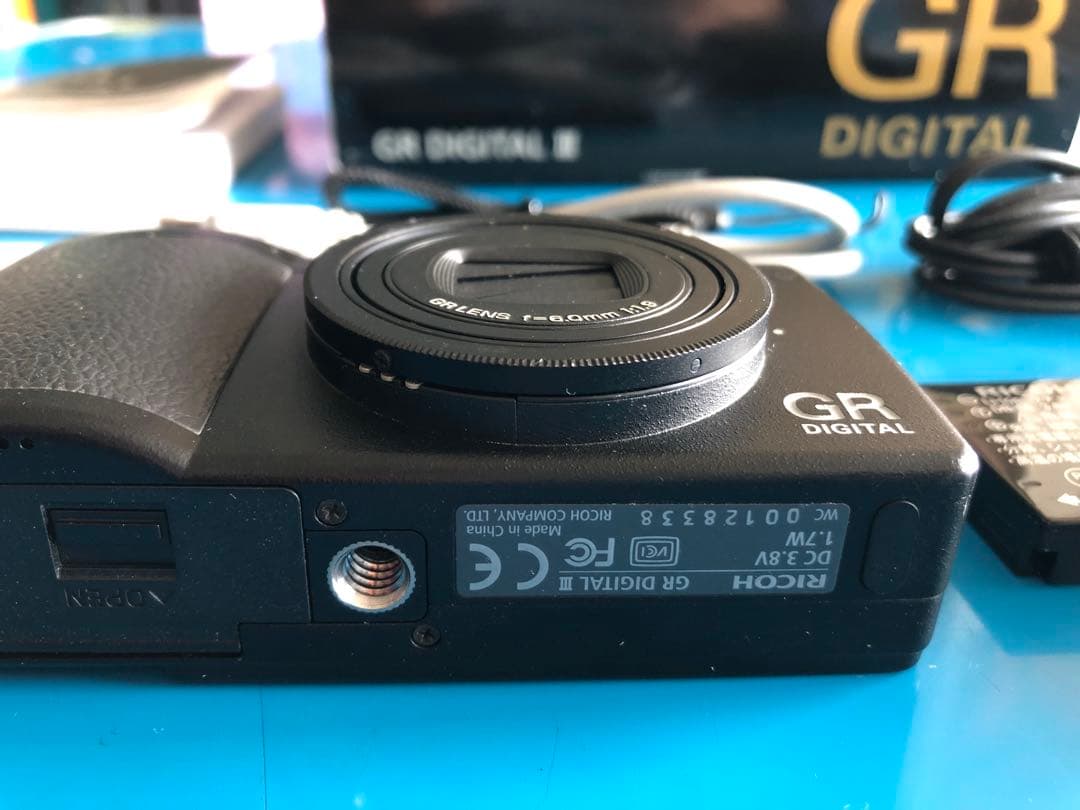 RICOH GR DIGITAL III シャッター数4681回 箱有り