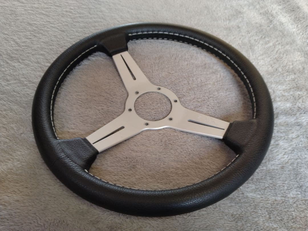 midera　ナルディ　クラシック　革張り替え依頼品