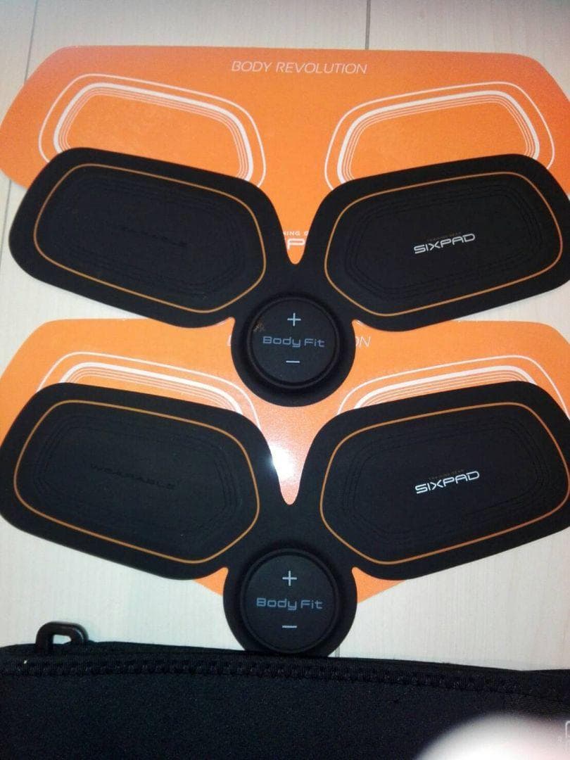 ボディフィット×２台セット　電池式 SIXPAD シックスパッド 正規品