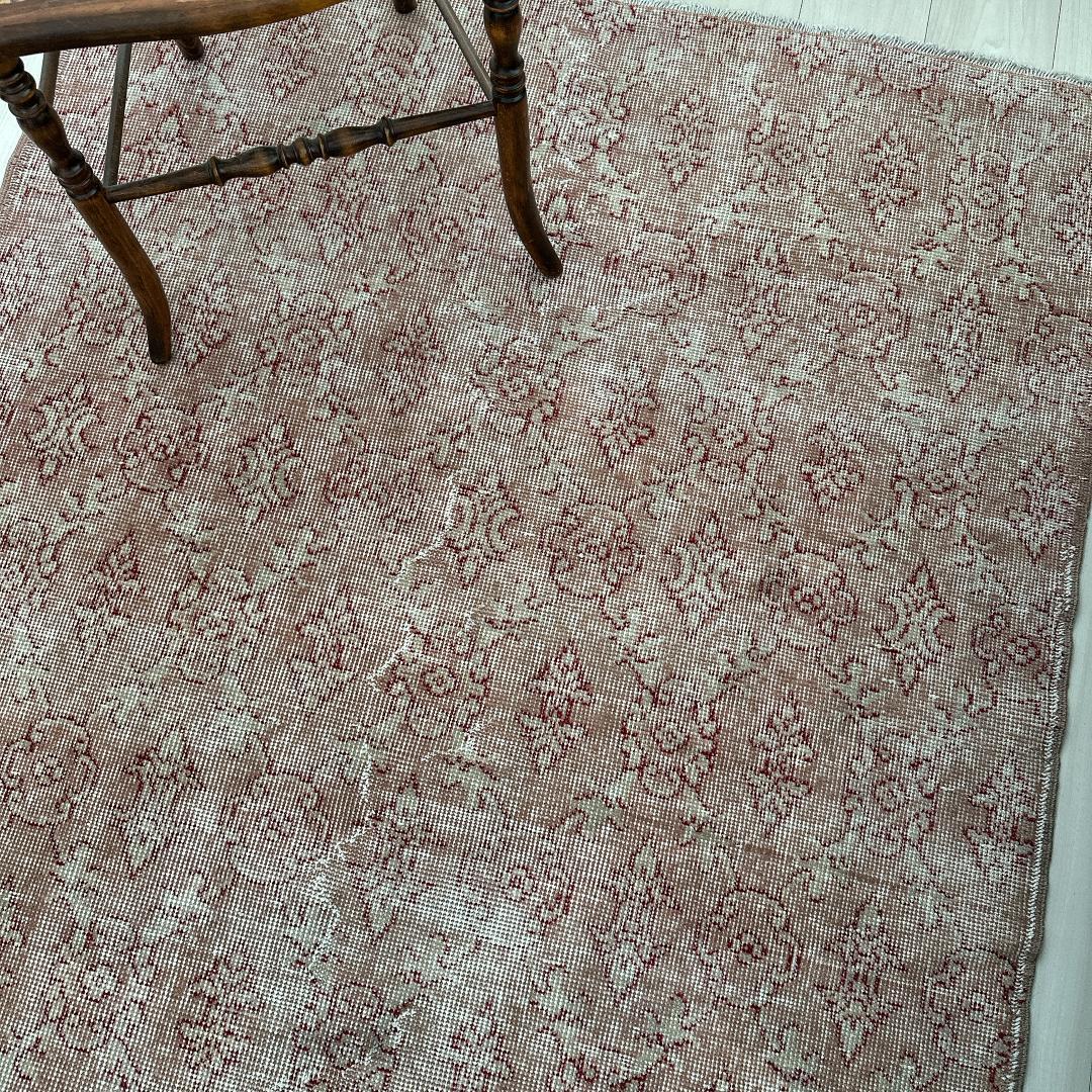 トルコ ヴィンテージラグ A95 レア人気柄 紋章 ピンクベージュ レッド