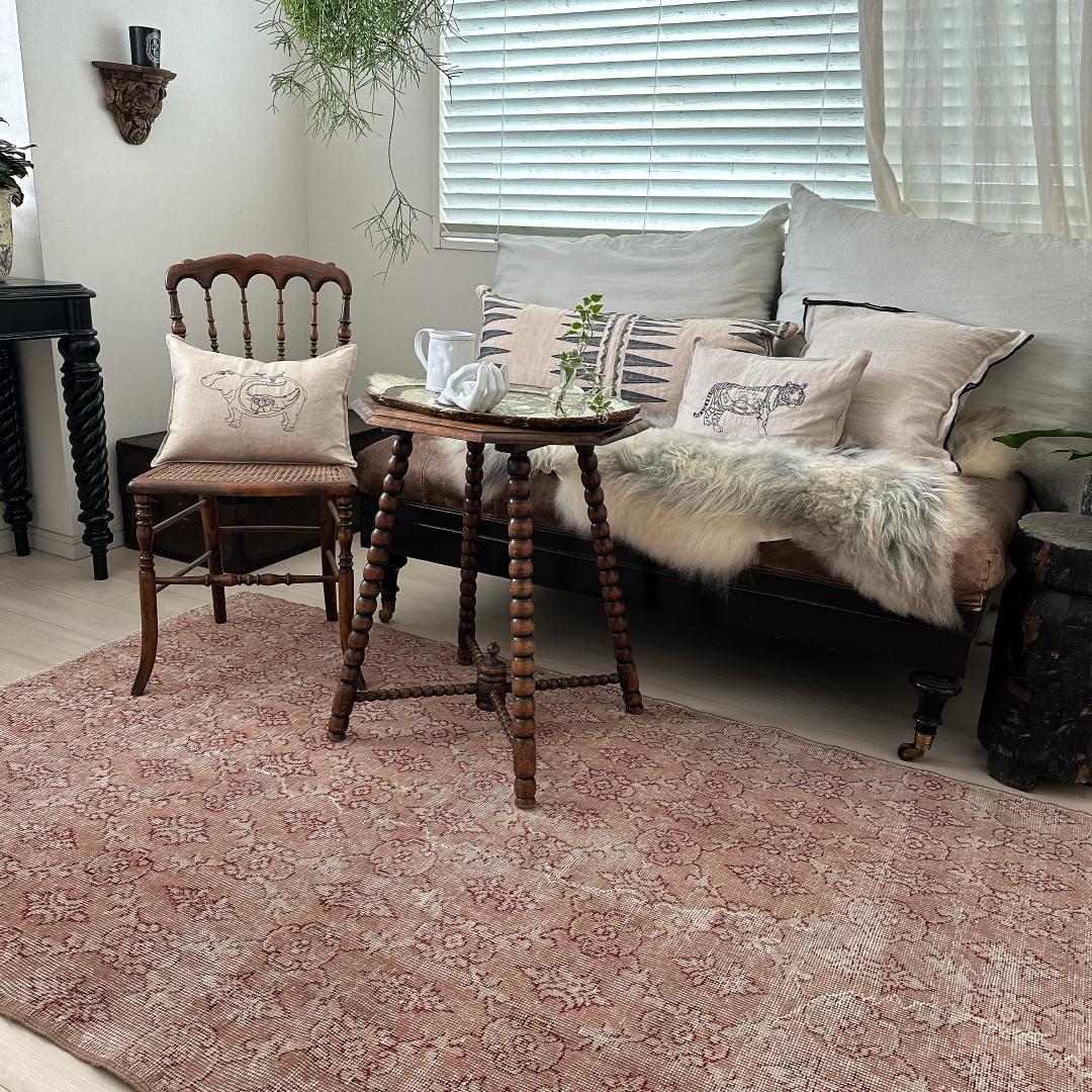 トルコ ヴィンテージラグ A95 レア人気柄 紋章 ピンクベージュ レッド