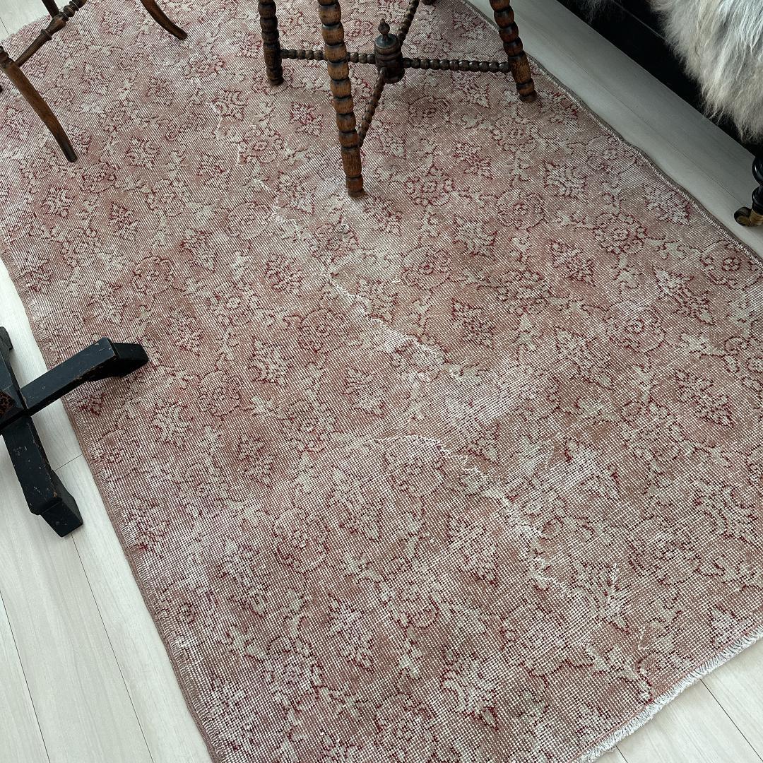 トルコ ヴィンテージラグ A95 レア人気柄 紋章 ピンクベージュ レッド