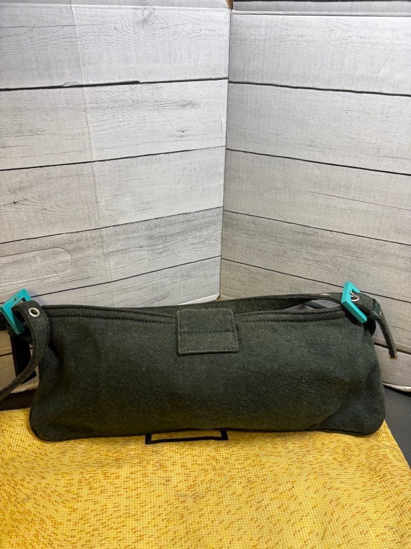 FENDI マンマバケットバッグ　グリーン