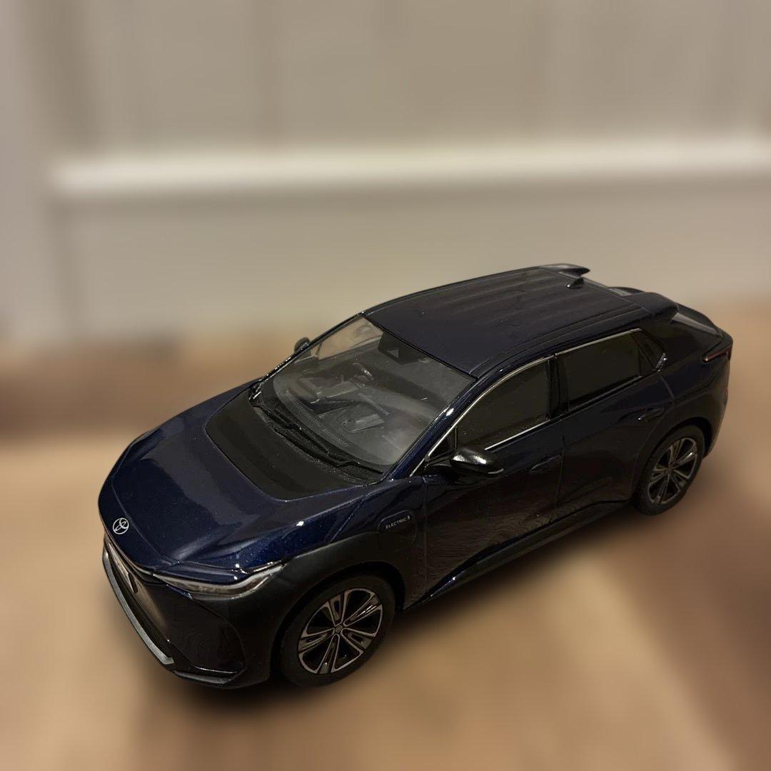 最終値下げ　bz4x カラーサンプル　10台