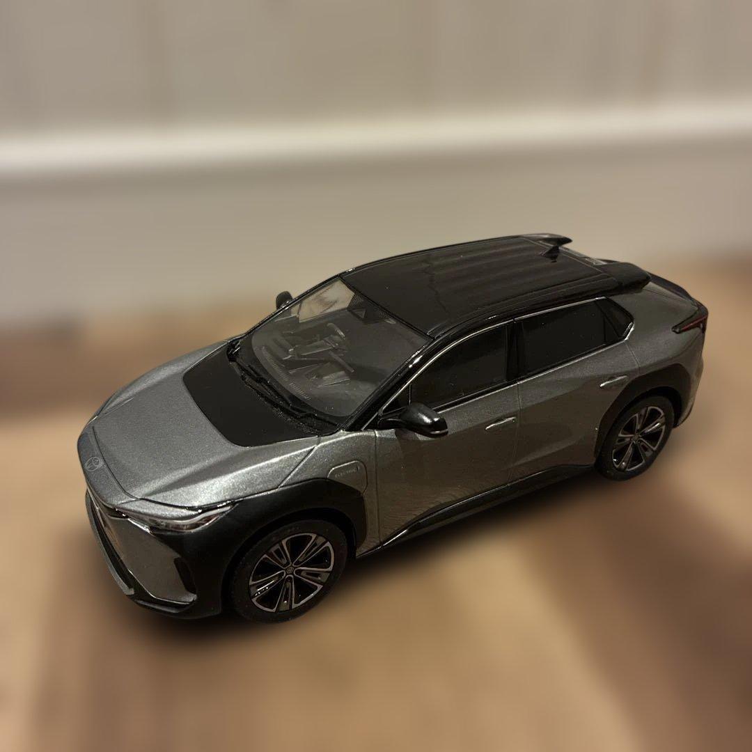 最終値下げ　bz4x カラーサンプル　10台