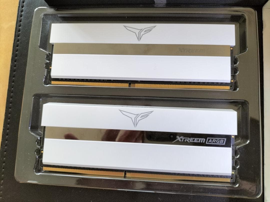 T-FORCE XTREEM ARGB 32GB 3600MHz ホワイト
