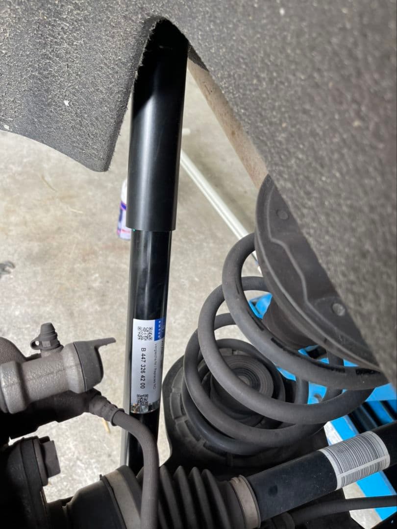 w447 RHD v260 v220d リアショックアブソーバー　乗り心地改善