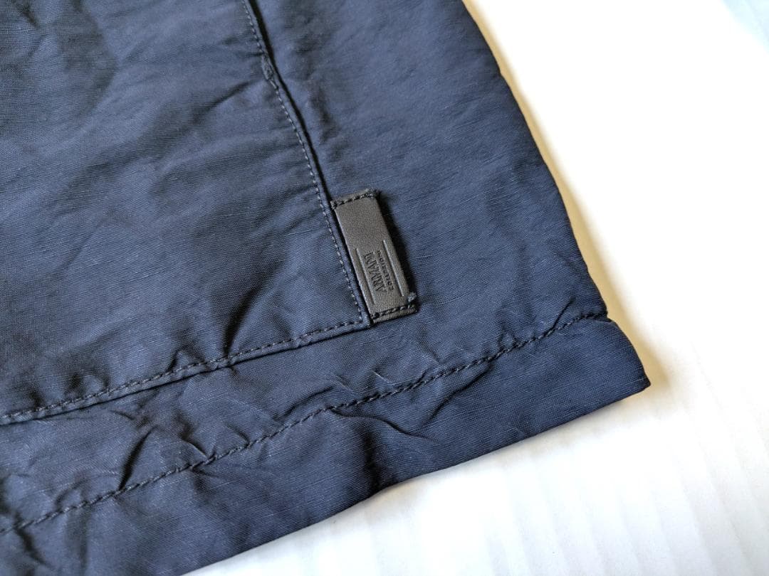 アルマーニ コレツィオーニ ノーカラーナイロンジャケット 58 麻