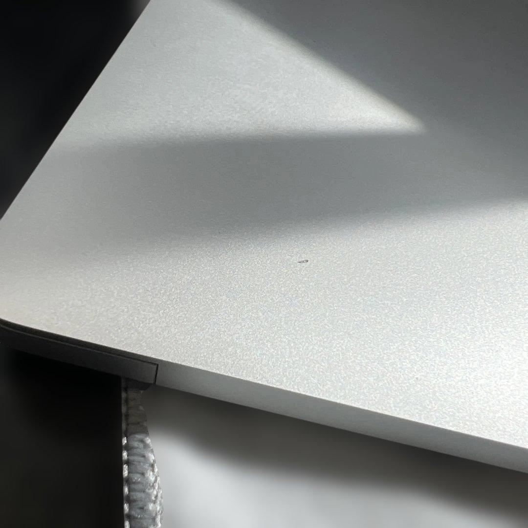 MacBook Air (M1, 2020) 本体　256GB