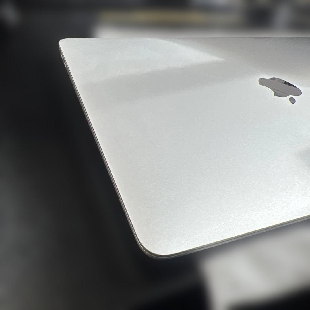 MacBook Air (M1, 2020) 本体　256GB