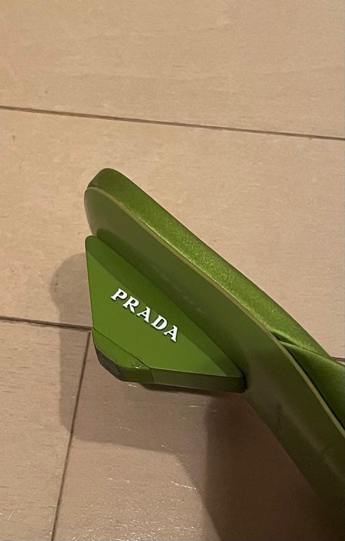 PRADA グリーン サテン ミュール　36ハーフ