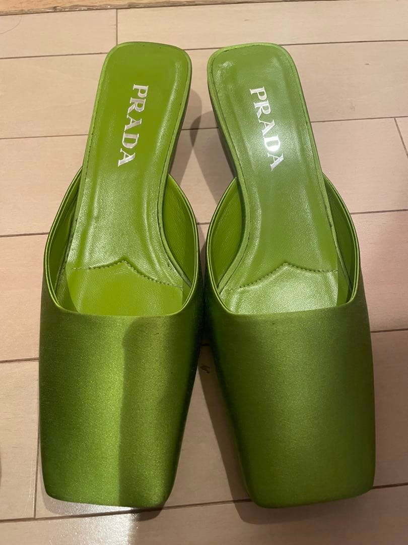PRADA グリーン サテン ミュール　36ハーフ