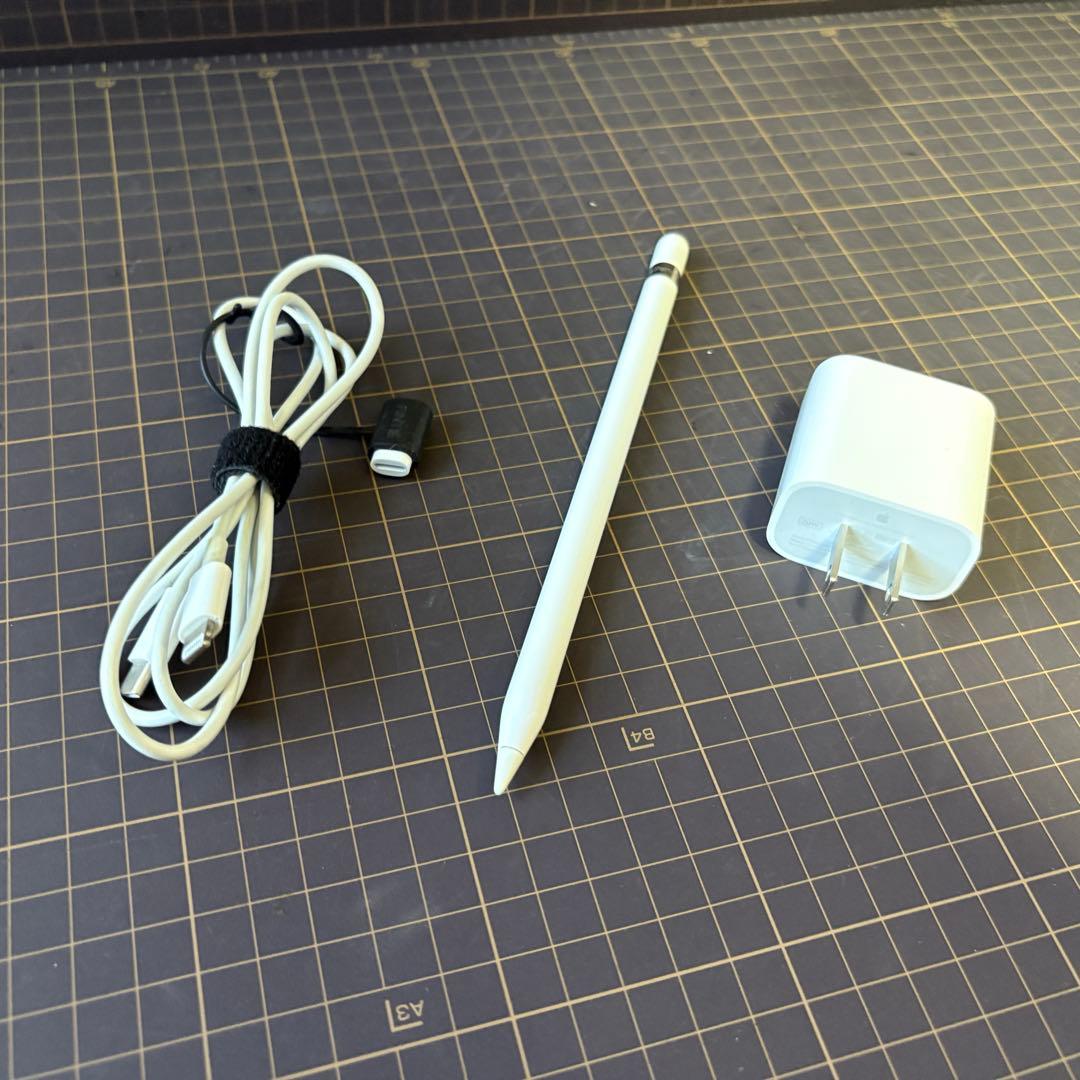 iPad 第9世代WiFi64GB スペースグレイComboTouchケース付き