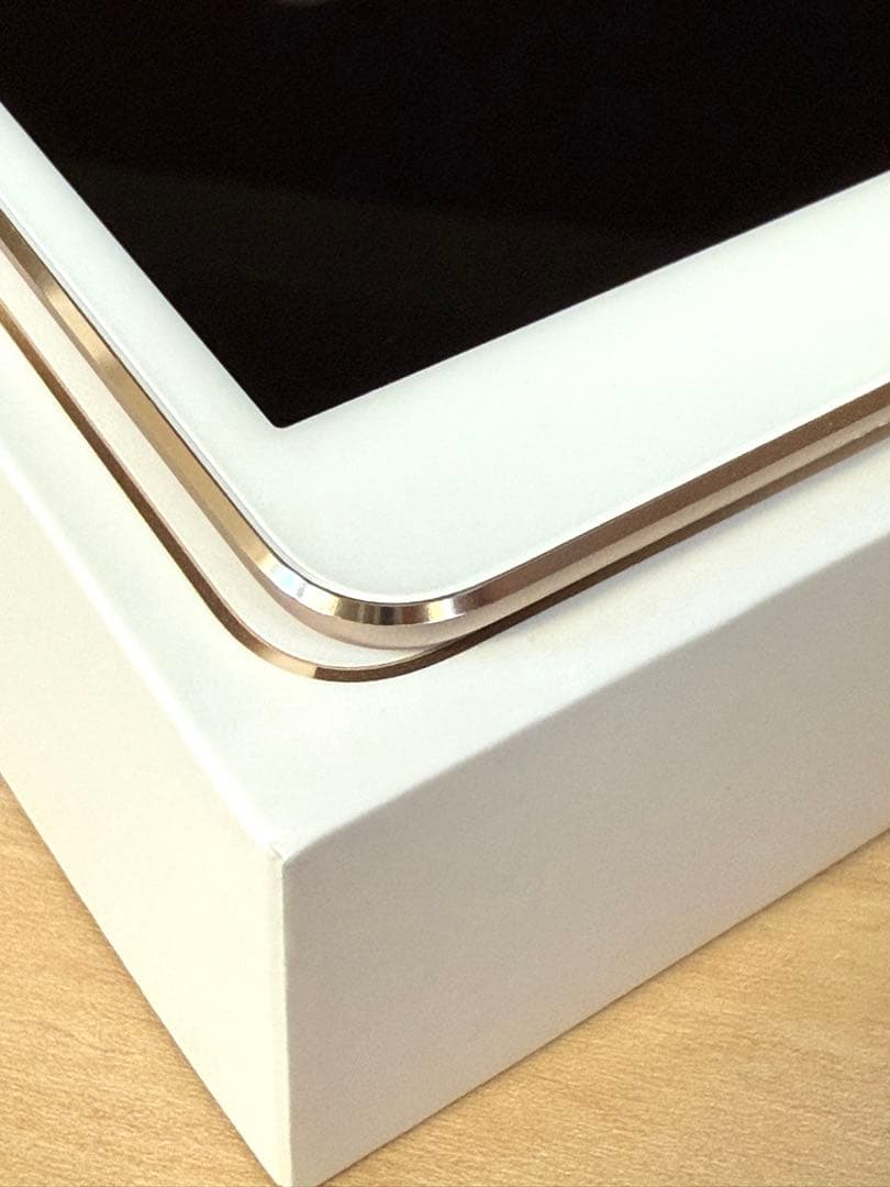 美品 iPad Pro 10.5 256GB Wi-FiGoldMPF12J/A