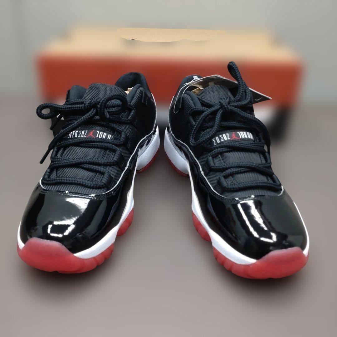 エアージョーダン11 レトロ　ロー　ブレッド