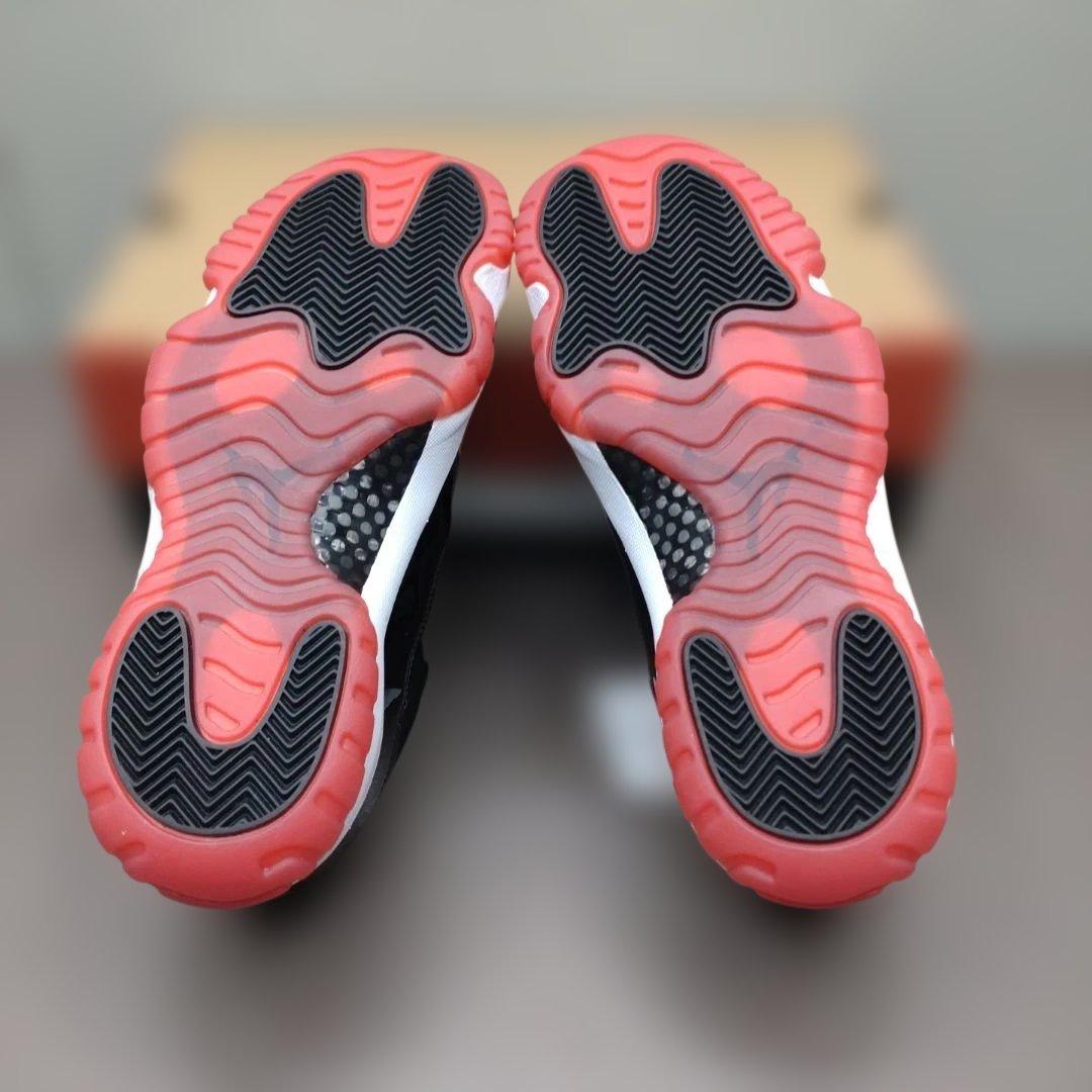 エアージョーダン11 レトロ　ロー　ブレッド